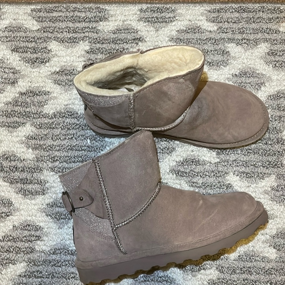 Like New Bear Paw booties